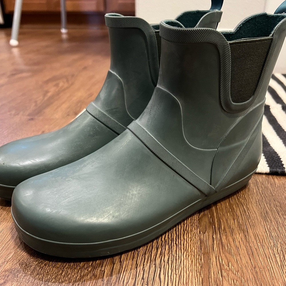 Xero rain boots